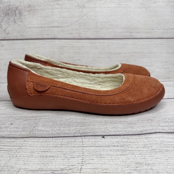 Crocs Sienna Suede Ballet Flats Fuzzy Lined Comfort Shoes Women's Size 8 - Picture 1 of 6